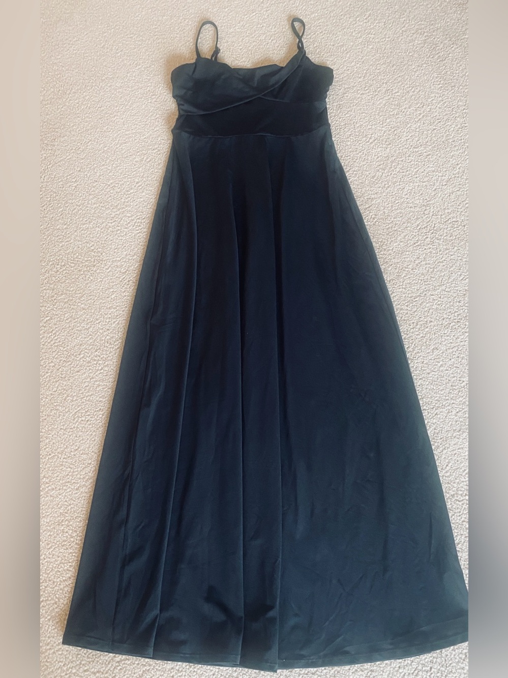 LARGE.   HALARA STRAPPY FRONT TWISTED FLOWY RESORT MAXI DRESS - Picture 4 of 8